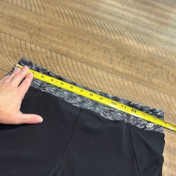 (3/$15) Joe Fresh fitted workout biker shorts size medium - Picture 10 of 13